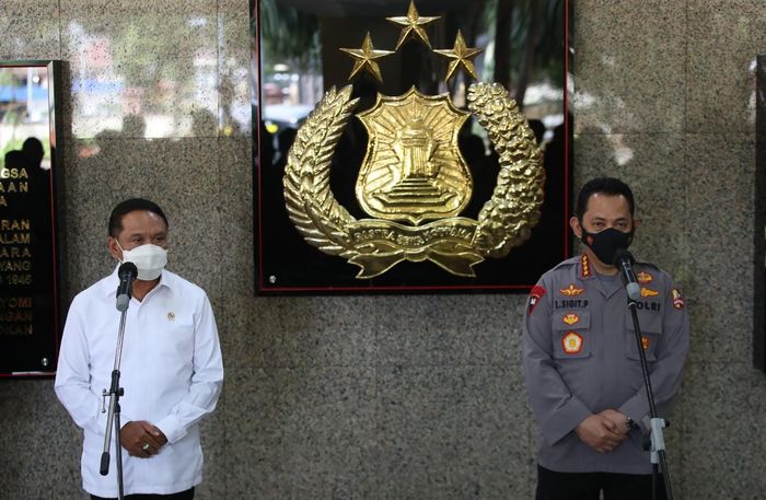 Menpora, Zainudin Amali dan Kapolri, Listyo Sigit Prabowo saat bertemu di Mabes Polri, Senin (8/2/2021).