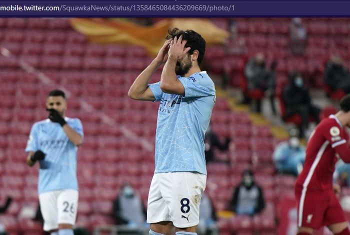 Gelandang Manchester City, Ilkay Guendogan, gagal mencetak gol ke gawang Liverpool via tendangan penalti dalam laga pekan ke-23 Liga Inggris 2020-2021, Minggu (7/2/2021) pukul 23.30 WIB, di Stadion Anfield