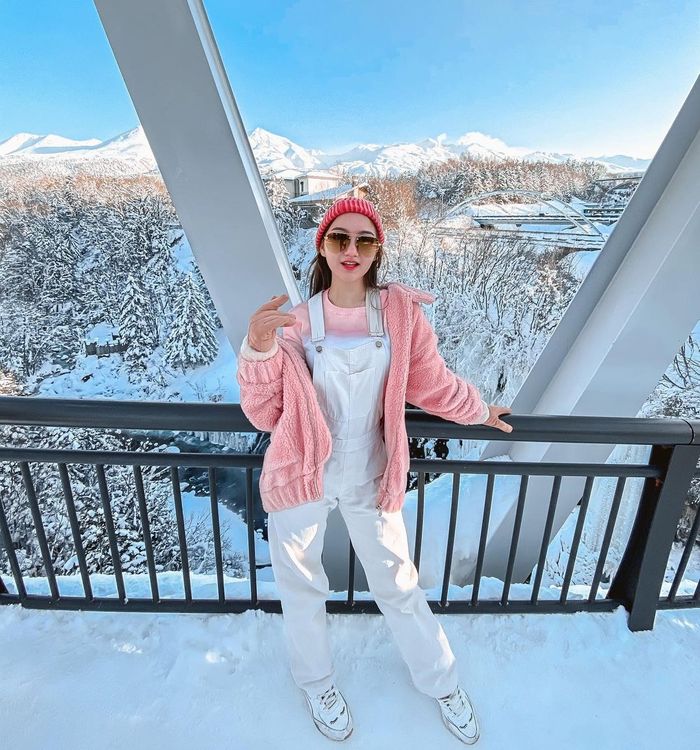 Outfit pink ala Nanda Arsyinta