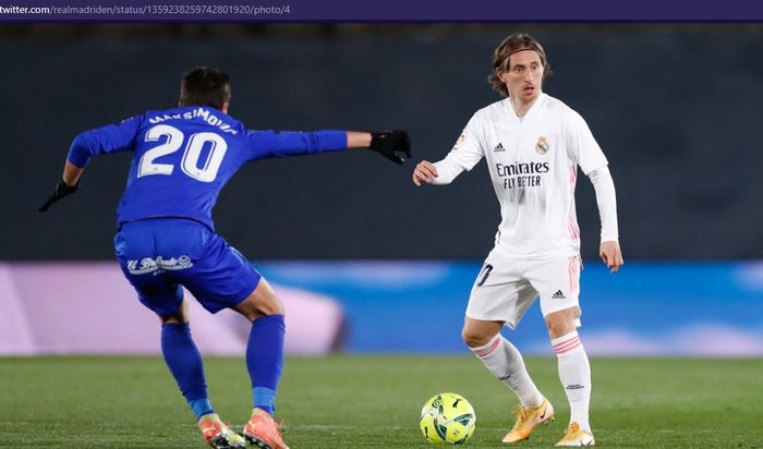 Gelandang Real Madrid, Luka Modric, saat melawan Getafe dalam laga tunda pekan pertama Liga Spanyol 2020-2021, Selasa (9/2/2021) waktu setempat atau Rabu pukul 03.00 WIB di Estadio Alfredo Di Stefano