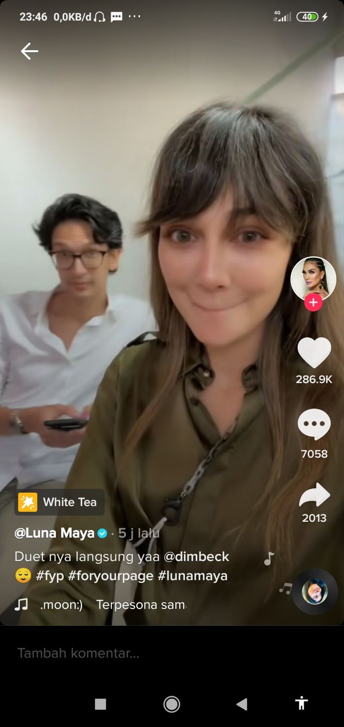 Luna Maya memamerkan kedekatannya dengan Dimas Beck.