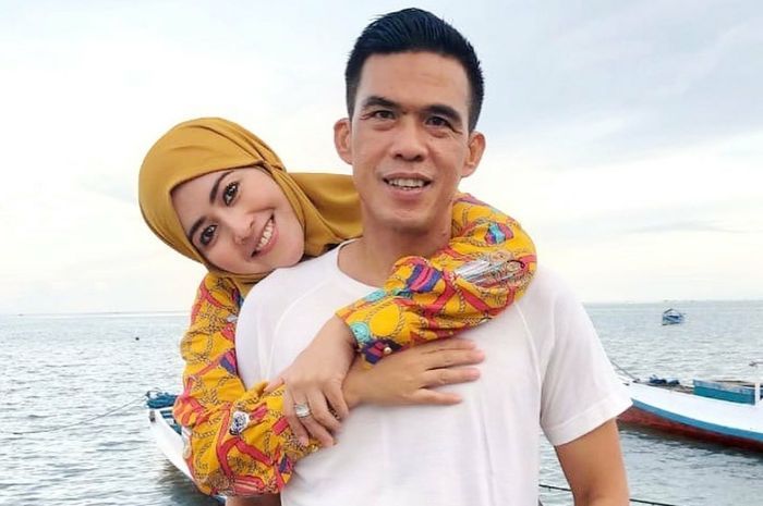 Meggy Wulandari dan suami