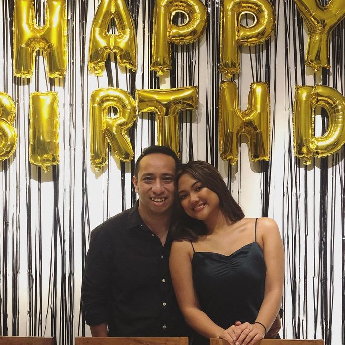 Marion Jola dan pacar barunya, Dennis Talakua