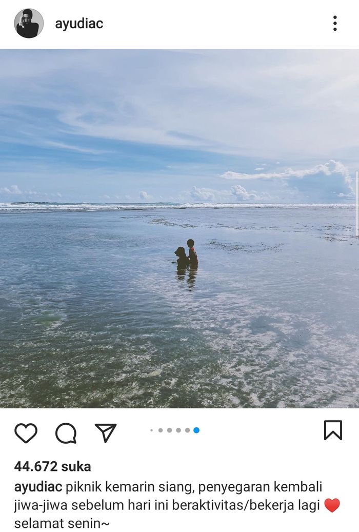 Unggahan Ayudia Bing Slamet kala berlibur bersama keluarganya.