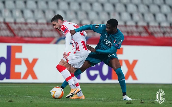 Pierre Kalulu di laga Crvena Zvezda Vs AC Milan di Stadion Rajko Mitic, Belgrade,pada leg pertama babak 32 besar Liga Europa, Kamis (18/2/2021) atau Jumat dini hari WIB.