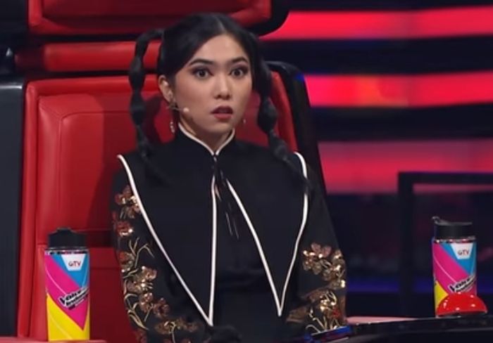 Tak Kuasa Sembunyikan Rasa Tegang, Isyana Sarasvati Ketakutan saat Anak Indigo Ungkap Sosok Makhluk Halus yang Tertarik Padanya : Daritadi Ngelihatin Kak Isyana Terus