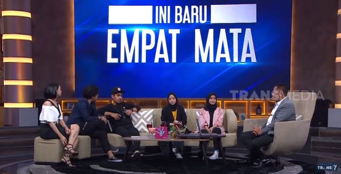 Ayus Sabyan nampak  buang muka saat ditanya Tukul Arwana soal Nissa Sabyan.