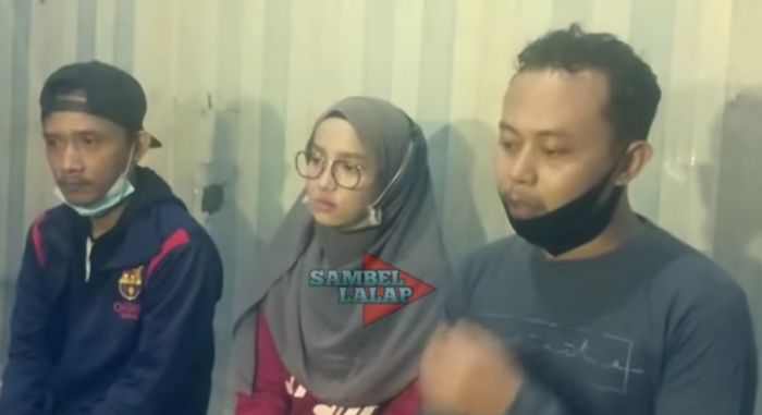 Tebe eks personel Sabyan meminta pada netizen untuk tidak mengkaitkan isu perselingkuhan ini dengan sisi agama.