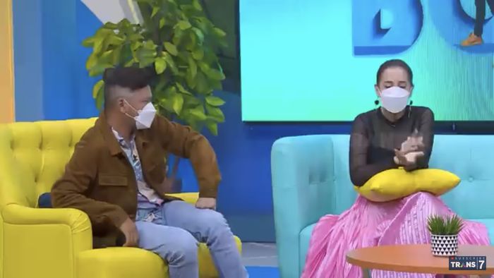 Astrid Tiar cerita bahwa suamianya tak pernah cemburu dengan hubungannya bersama Gading Marten