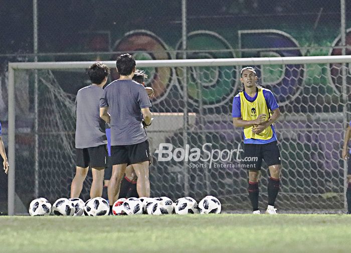 Hanif Sjahbandi sedang berlatih dalam pemusatan latihan timnas U-22 Indonesia di Lapangan D, Senayan, Jakarta, 2 Maret 2021