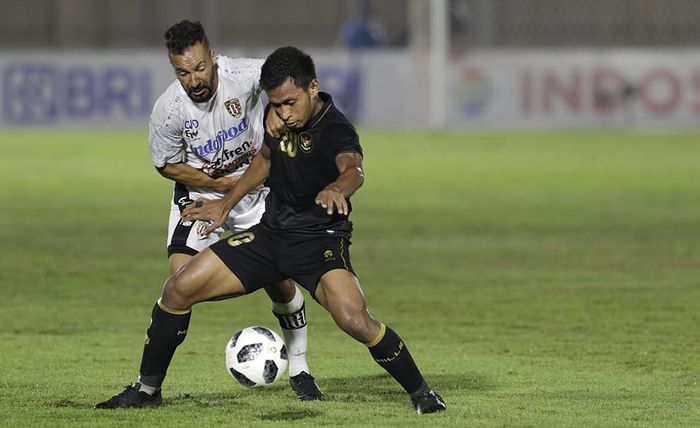 Osvaldo Haay pada laga timnas U-22 Indonesia vs Bali United di Stadion Madya, Jakarta, Minggu (7/3/2021).