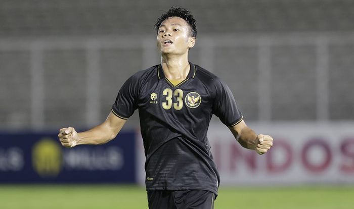 Koko Ari Araya saat memperkuat timnas U-22 Indonesia vs Bali United pada laga uji coba di Stadion Madya, Senayan, Jakarta, Minggu (7/3/2021).