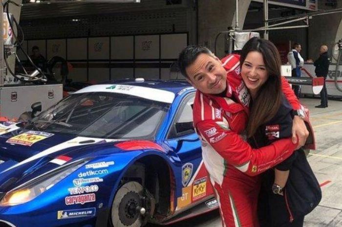 Julie Estelle dan David Tjiptobiantoro
