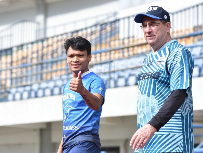 Ferdinand Sinaga jalani latihan perdana bersama Persib Bandung, Kamis (11/3/2021)