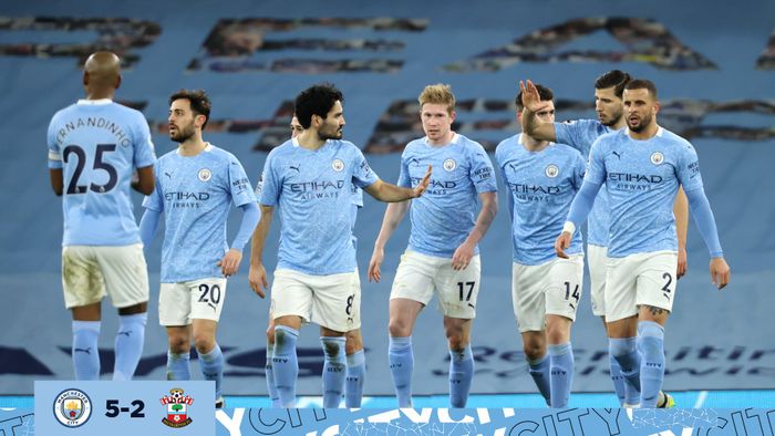 Ekspresi selebrasi para pemain Man City usai memenangi laga atas Southampton dengan skor 5-2, Rabu (10/3/2021).