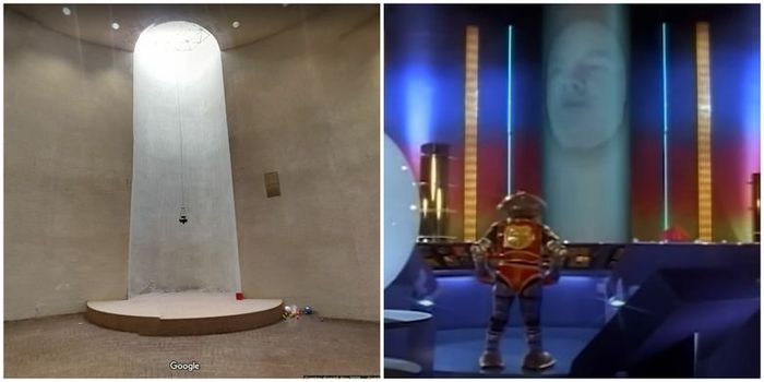 Bagian interior House of the Book (kiri) yang tampaknya dipakai dalam adegan Zordon saat memeintahkan Power Rangers (kanan).