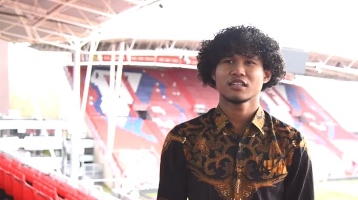 Bagus Kahfi di markas FC Utrecht saat dikunjungi Dubes RI untuk Belanda, Mayerfas (17/3/2021).