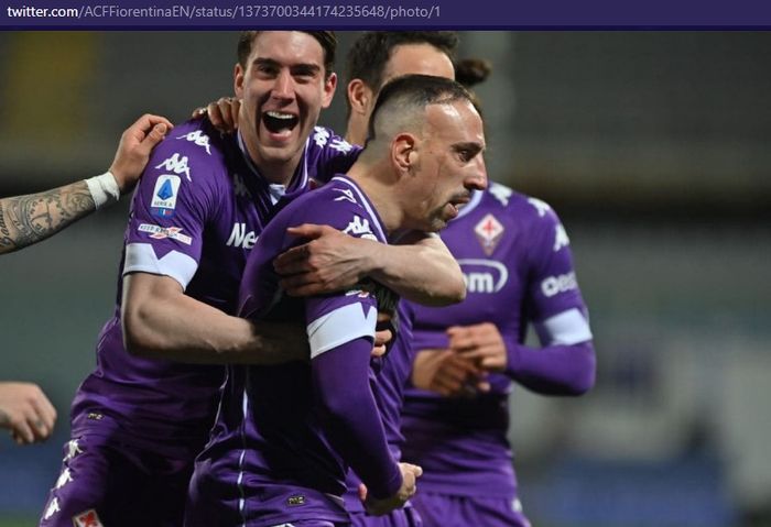 Penyerang Fiorentina, Franck Ribery, melakukan selebrasi usai mencetak gol ke gawang AC Milan dalam laga pekan ke-28, Minggu (21/3/2021) atau Senin pukul 00.00 WIB di Stadion Artemio Franchi