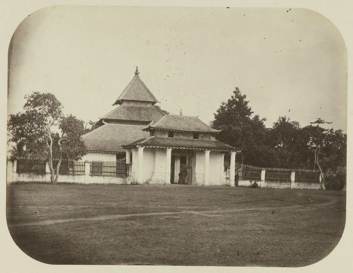 Masjid di Blora karya fotografer Woodbury dan Page, 1862.