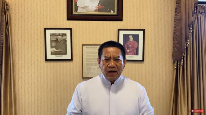 Tangkap Layar Video Siaran Pers Kuria KAMS Terkait Bom Meledak di Depan Gereja Katedral Makassar.