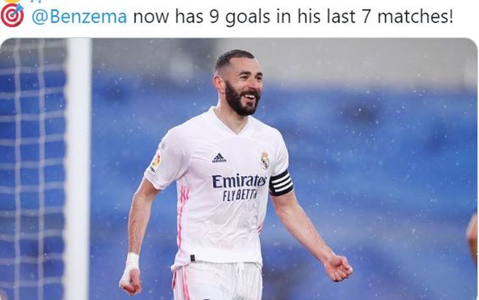 Striker Real Madrid, Karim Benzema, merayakan gol yang dicetak ke gawang Eibar dalam laga Liga Spanyol di Stadion Alfredo Di Stefano, Sabtu (3/4/2021).