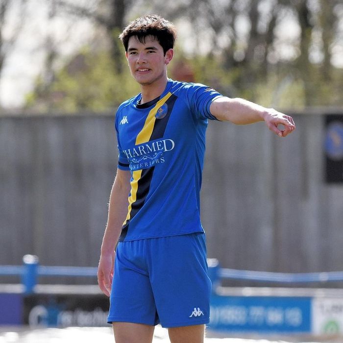 Elkan Baggott saat memperkuat King's Lynn pada laga National League melawan Altrincham (5/4/2021).