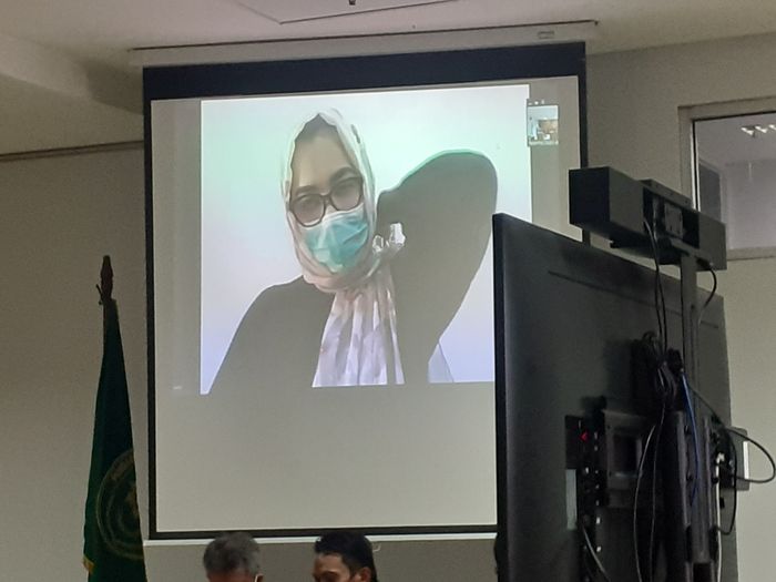  Reza Artamevia kembali menjalani sidang penyalahgunaan narkoba di Pengadilan Negeri Jakarta Timur, Kamis (8/4/2021). 