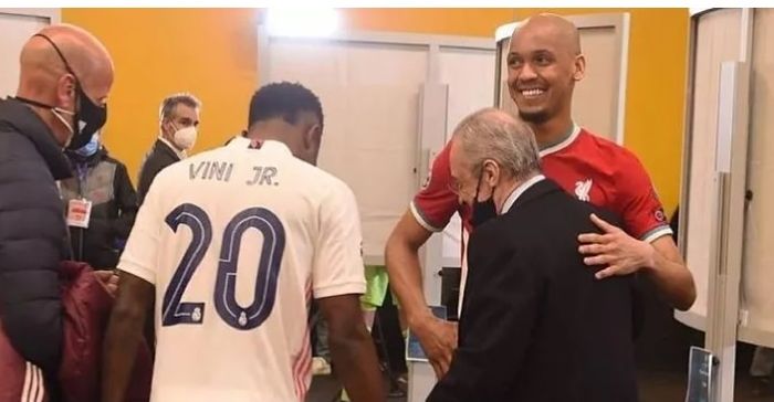 Momen pertemuan Presiden Real Madrid, Florentino Perez, dengan bek andalan Liverpool, Fabinho.