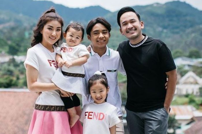 Keluarga Ruben Onsu dan Sarwendah