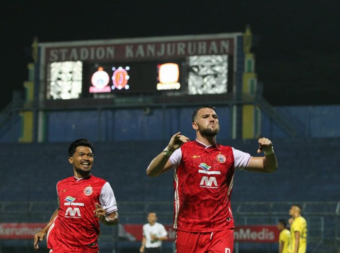 Penyerang Persija Jakarta, Marko Simic, merayakan gol yang dicetak ke gawang Barito Putera pada perempat final Piala Menpora 2021.