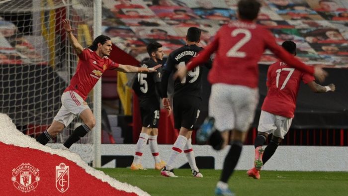 Edinson Cavani mencetak gol untuk Manchester United dalam laga melawan Granada di babak perempat final Liga Europa 2020-2021, Kamis (15/4/2021).