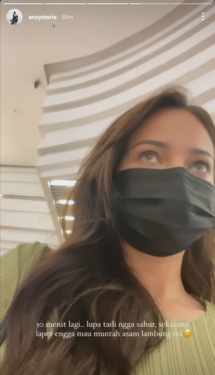 Tangkapan layar Instagram Story Enzy Storia.