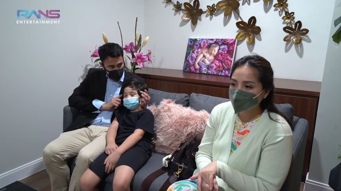 Raffi Ahmad datang mengejutkan Nagita Slavina karena awalnya sempat mengutarakan ketidakhadirannya.