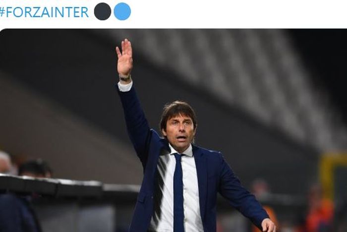 Ekspresi eks pelatih Inter Milan, Antonio Conte, dalam laga Liga Italia kontra Spezia di Stadion Alberto Picco, Rabu (21/4/2021).