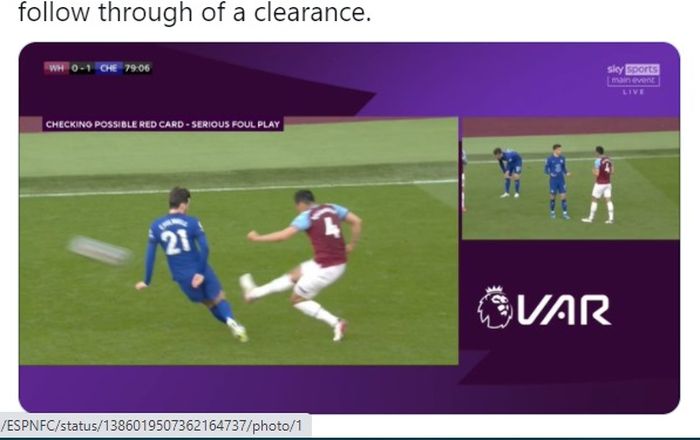 Tekel yang buat Fabian Balbuena (kanan di foto sebelah kiri) mendapat kartu merah dari wasit dalam laga West Ham United versus Chelsea di pekan ke-33 Liga Inggris 2020-2021.