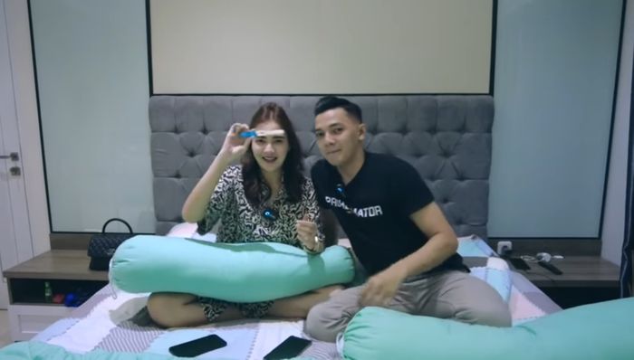 Tak mengumumkan langsung kepada fans ataupun media, usia kandungan Nella Kharisma bahkan sudah hampir enam bulan.