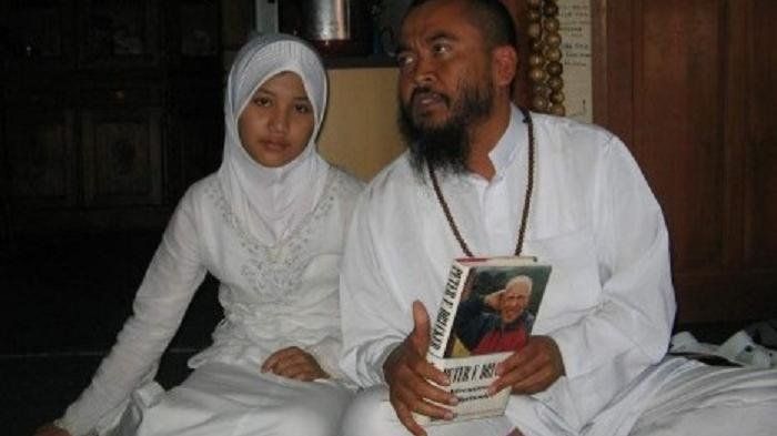 Syekh Puji dan Lutfiana Ulfa 