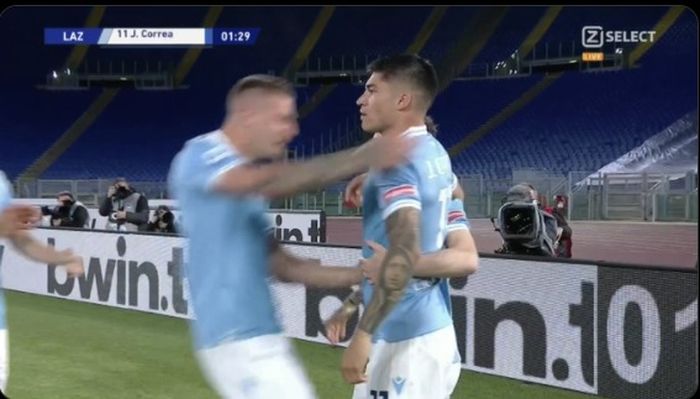 Joaquin Correa membuka skor Lazio saat bentrok dengan AC Milan di Liga Italia