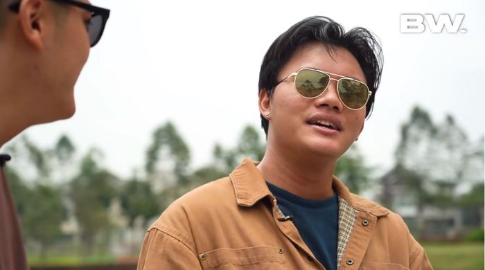 Rizky Febian bongkar sifat asli ibu sambungnya. 