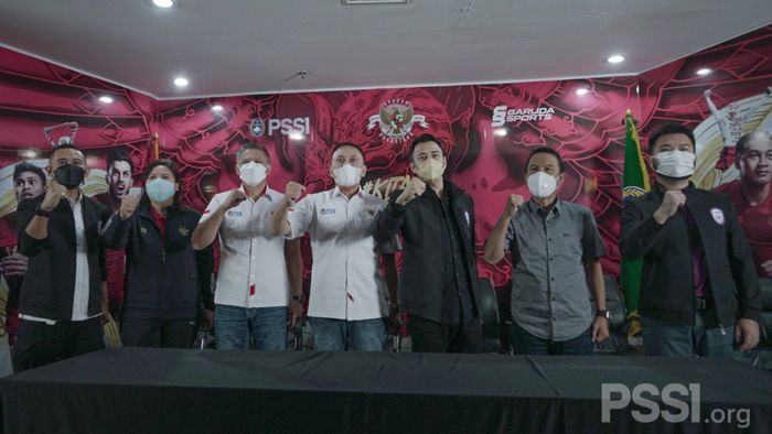 Raffi Ahmad beserta pengurus RANS Cilegon FC mengunjungi kantor PSSI pada Senin (3/5/2021) malam WIB.