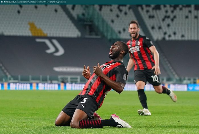 Selebrasi Fikayo Tomori usai mencetak gol ke gawang Juventus dalam kemenangan 3-0 AC Milan di Stadion Allianz.