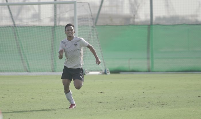 Pemain timnas Indonesia, Osvaldo Haay, mendapat hukuman lari dari Shin Tae-yong.