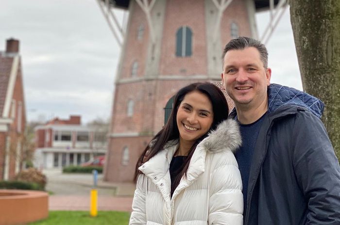 Maudy Koesnaedi dan sang suami