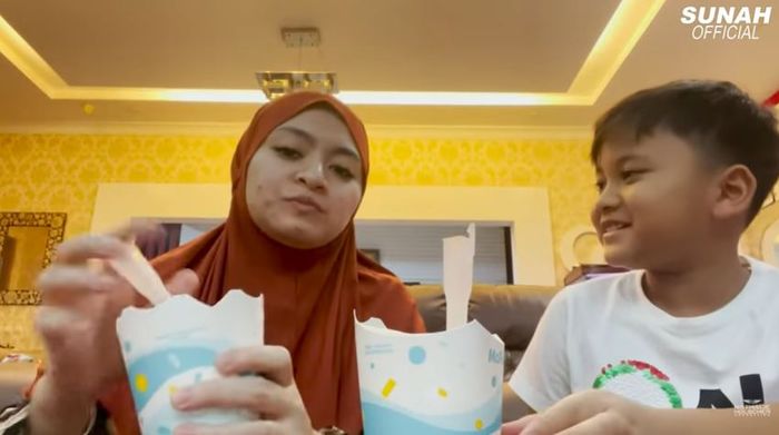 Kebersamaan Nathalie Holscher dan Ferdy