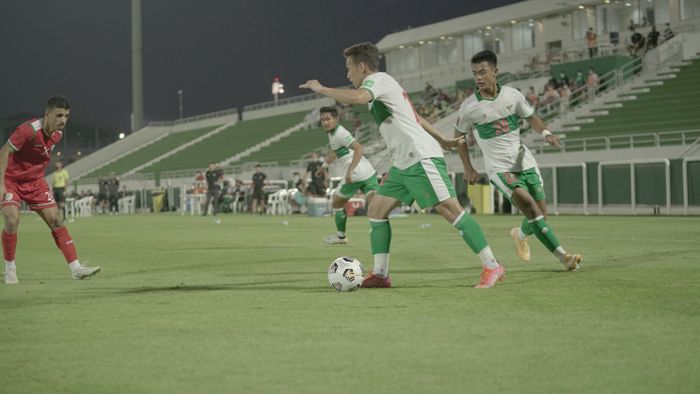 Egy Maulana Vikri, dalam laga uji coba timnas Indonesia vs Oman, di Stadion The Seven's, Dubai, Uni Emirate Arab, pada Sabtu (29/5/2021).