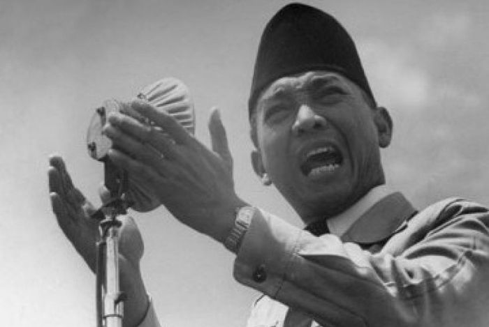Soekarno, Sang Proklamator dengan segala pemikirannya yang berhasil merumuskan lima dasar negara Indonesia, yaitu Pancasila.