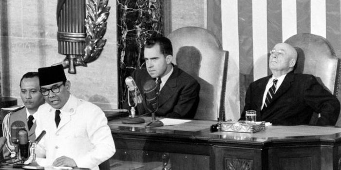 Pidato Soekarno pada Kongres Amerika, 17 Mei 1956, mengenalkan Pancasila dalam bahasa Inggris