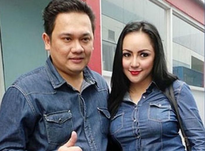 Farhat Abbas dan Regina