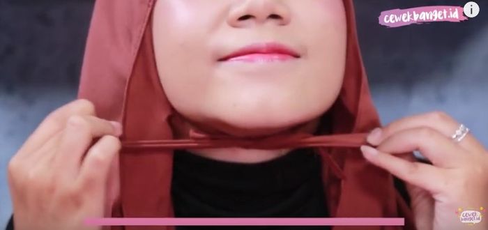 Tutorial pakai pashmina buat pipi chubby