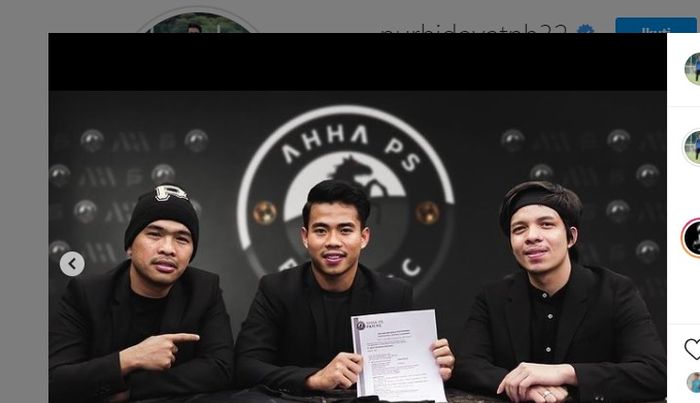 Atta Halilintar dan Putra Siregar secara resmi memperkenalkan pemain berlabel timnas Indonesia, Nurhidayat Haji Haris,  sebagai rekrutan baru di AHHA PS Pati FC.